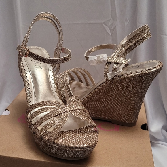 Sugar Capricorn Champagne Glitz Dress Wedge Sandal 9M - Picture 9 of 10